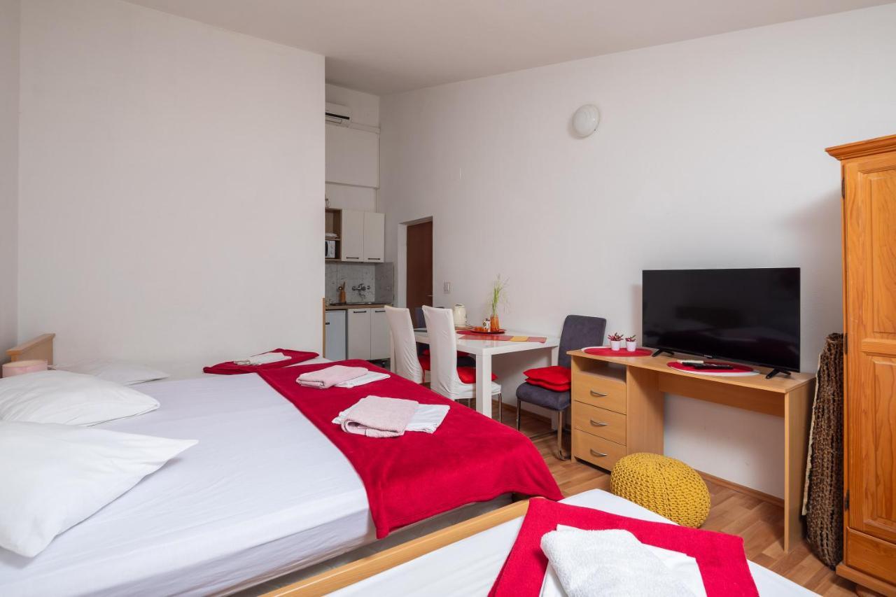 Beach Apartments Borovina Stanici Экстерьер фото