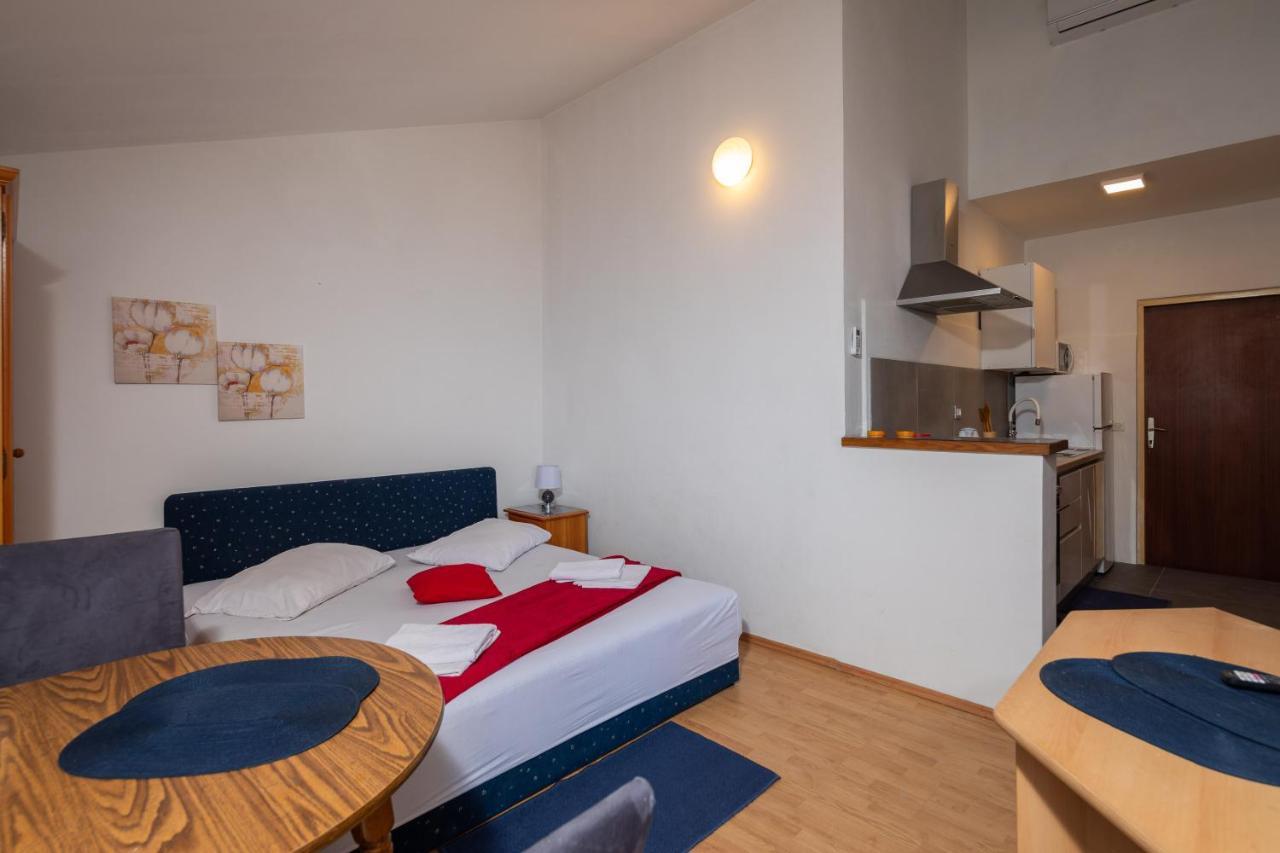 Beach Apartments Borovina Stanici Экстерьер фото